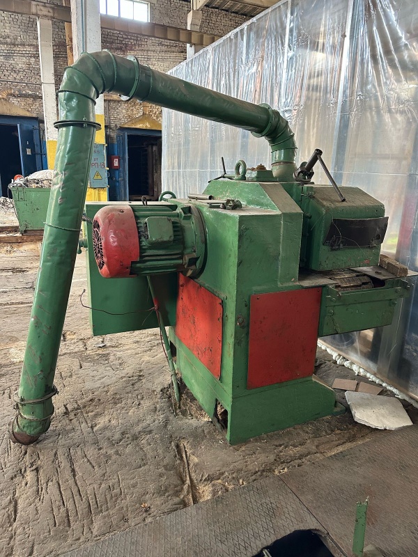 Прирезной однопильный станок ЦДК4-3