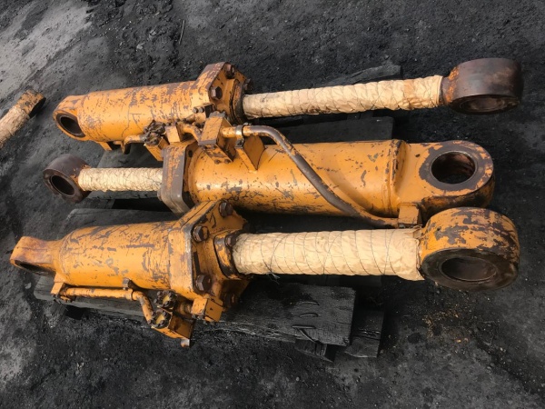 комплект гидроцилиндров рыхрытеля Komatsu 195-63-43152