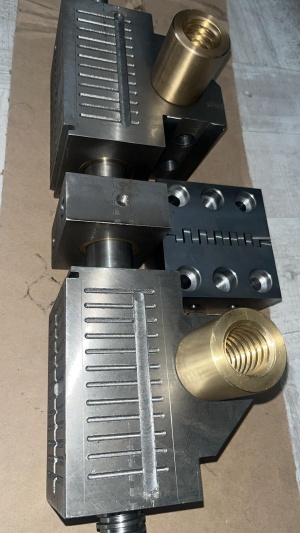 Тиски станочные резьбонарезного станка 5993-5А993