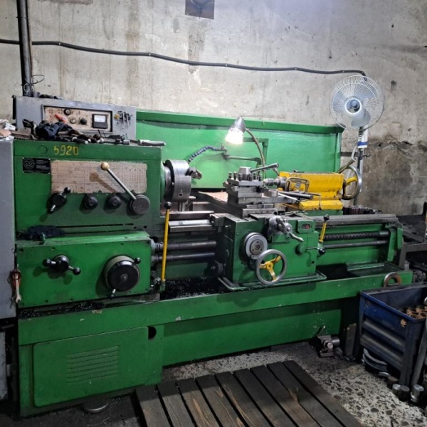 Токарно-винторезный станок 1К62Д