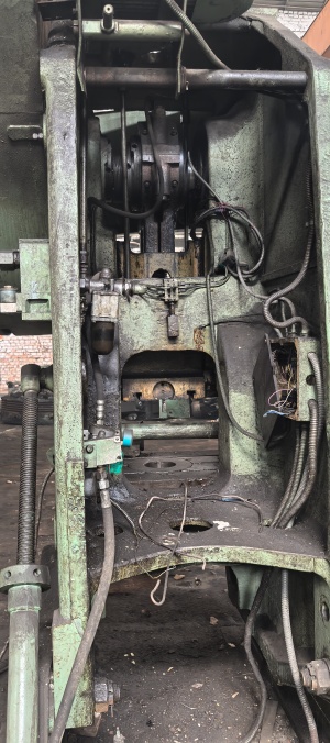 Кривошипный пресс КЕ2330