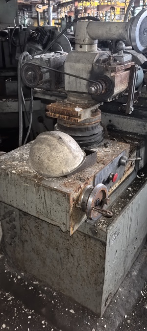 Заточной универсальный станок 3М642