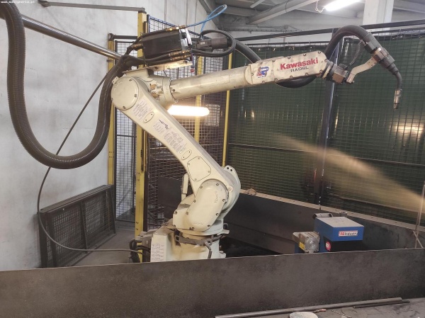 Роботизированная сварочная станция KAWASAKI RA006L