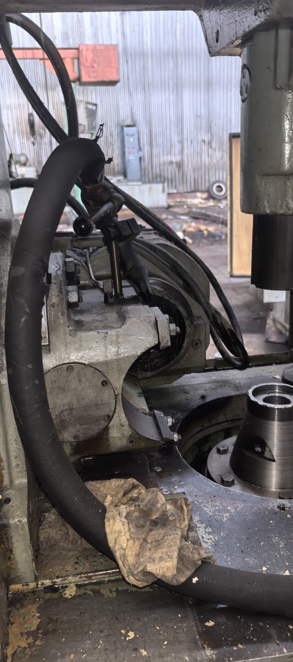 Зубофрезный полуавтомат 5В312