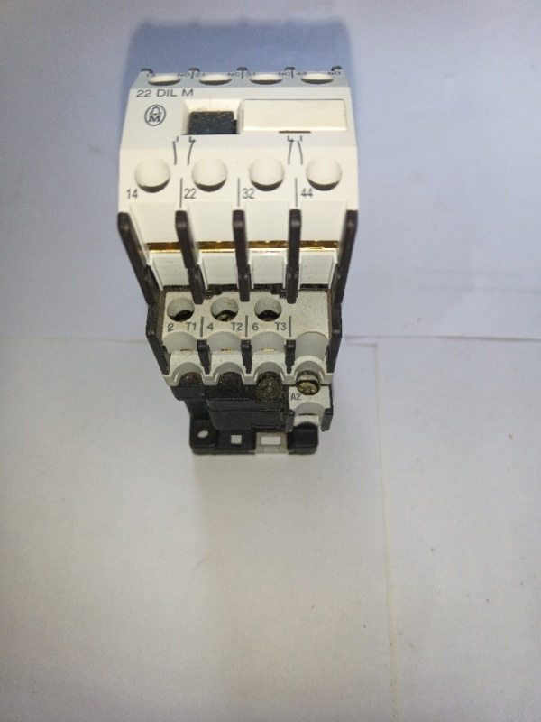 Контактор DIL00AM + 04DILM 20A катушка 230VAC Moeller Германия