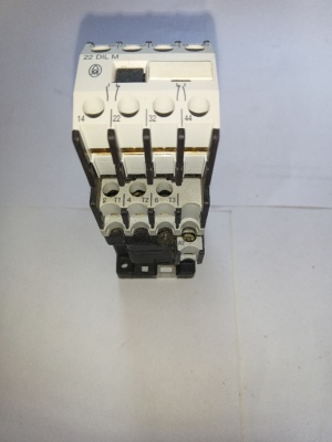 Контактор DIL00AM + 04DILM 20A катушка 230VAC Moeller Германия
