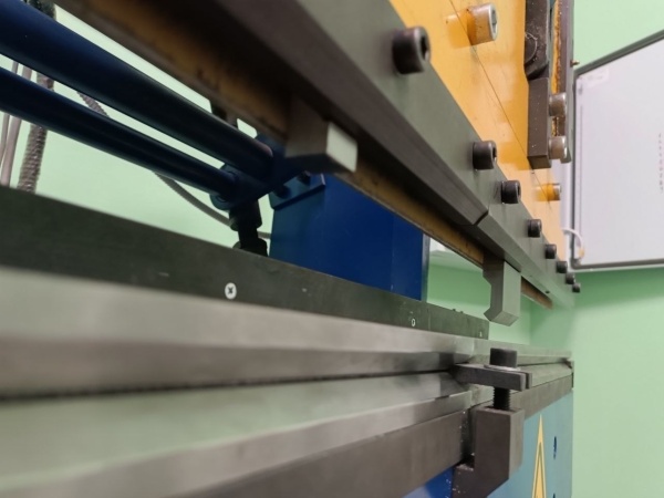 Листогибочная машина ЛГ1250/3 с гидравликой