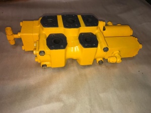 Клапан Komatsu 700-61-13006