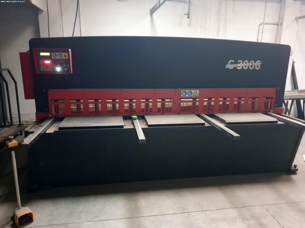 Гидравлические гильотинные ножницы NARGESA C3006