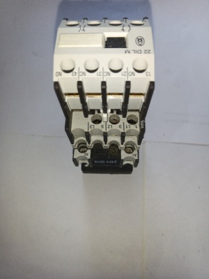 Контактор DIL00AM + 04DILM 20A катушка 230VAC Moeller Германия