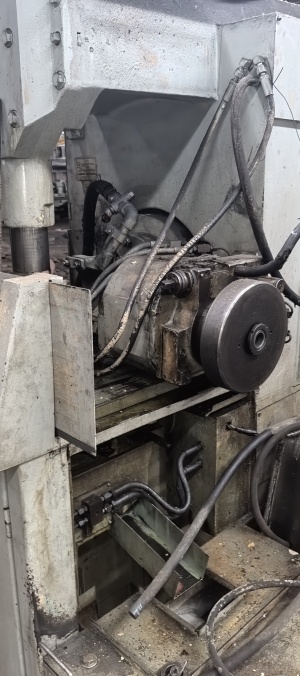 Зубофрезный полуавтомат 5В312