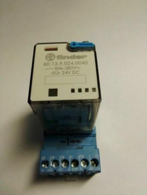 FINDER Typ 60.13 + Typ 90.03 Реле 10A 250V Катушка 24VDC