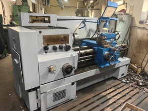 Токарно-винторезный станок 1К62Д