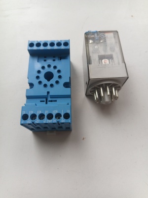 FINDER Typ 60.13 + Typ 90.03 Реле 10A 250V Катушка 24VDC