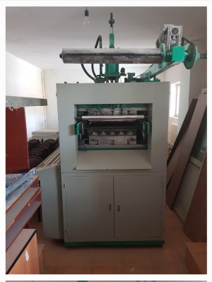 Термоформовочная машина с пресс формой и воздушной компрессором 22 кВт