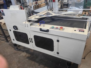 Станок для упаковки в пакеты BF-550 с термотуннелем