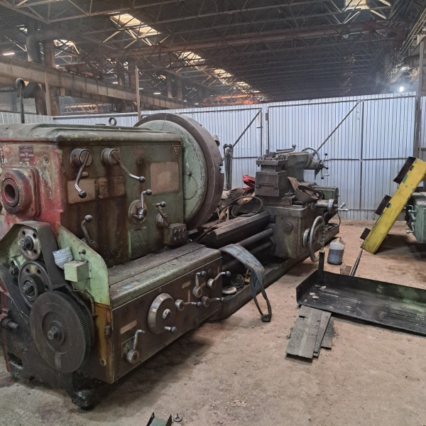 Токарно-винторезный станок 165 РМЦ 2800