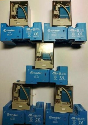 FINDER Typ 60.13 + Typ 90.03 Реле 10A 250V Катушка 24VDC