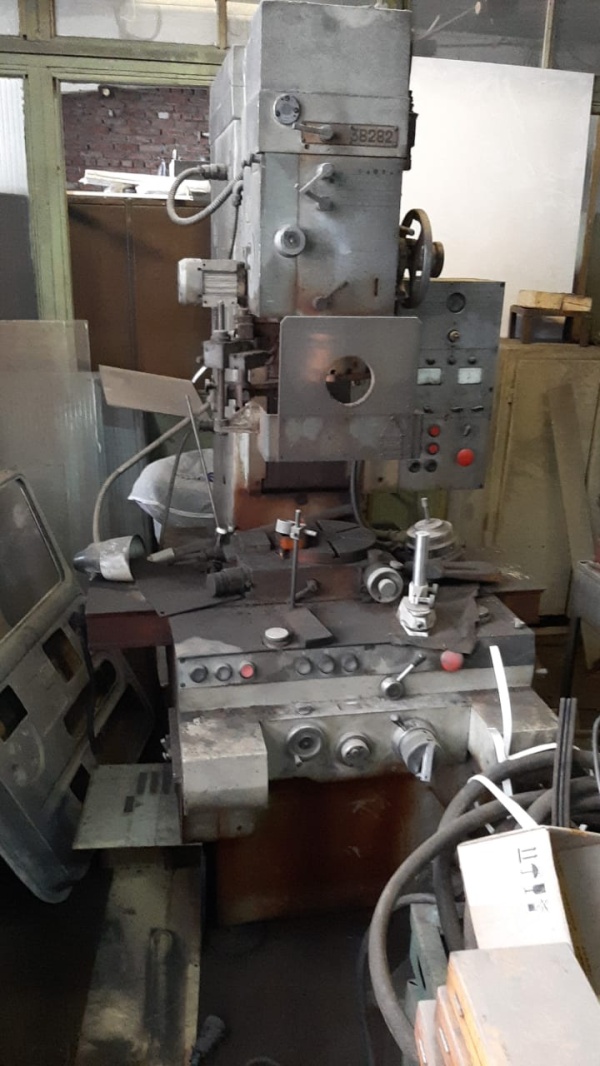 Координатно-шлифовальный станок 3В282