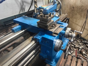 Токарно-винторезный станок 1К62Д