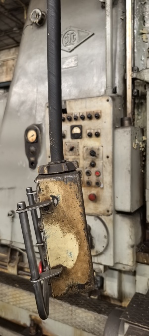 Зубофрезный полуавтомат 5А342