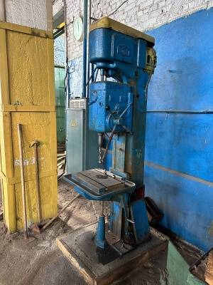 Напольный сверлильный станок 2А135 производитель ЗИЛ