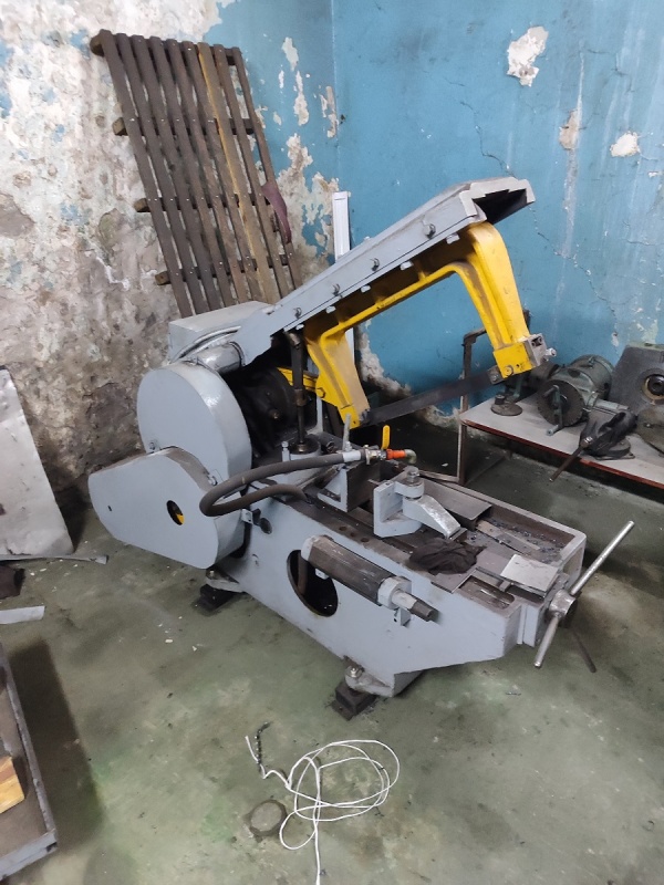 Ножовочный отрезной станок 8725