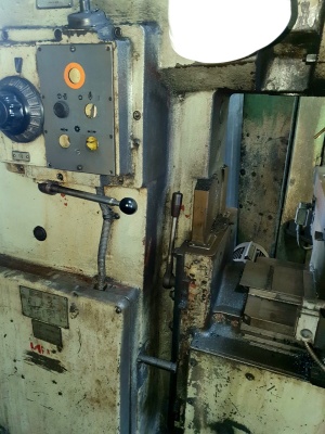 Вертикально-фрезерный станок 6Т12Ф20-28