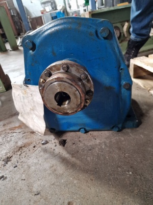 Редуктор ROSSI серии RF 103S