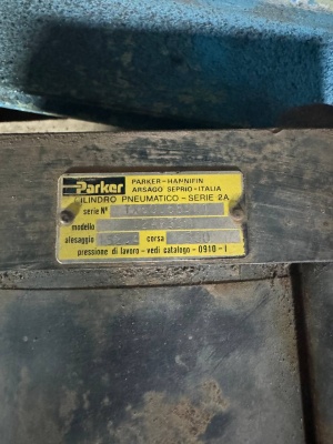 Пневматический цилиндр