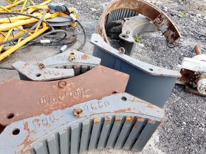 Срела на кран Либхер 883