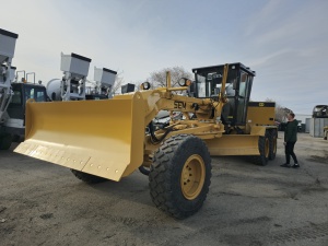 Грейдер SEM 922F AWD
