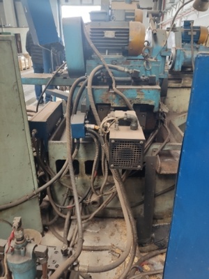 Круглошлифовальный станок 3У12Ф1