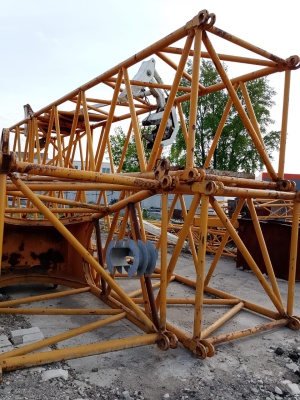 Срела на кран Либхер 883