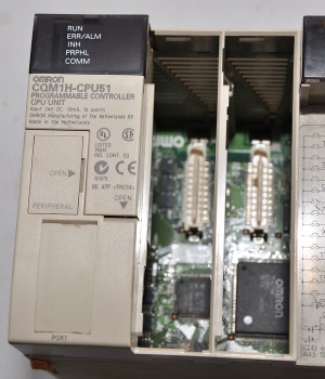 Контроллер OMRON CQM1-CPU51 и модули, память, блоки питания к нему, CP1L-M60DR-A, реле Moeller Eaton DILER-31,DILER-22-G,DILEM-01-G,PKZM0-4