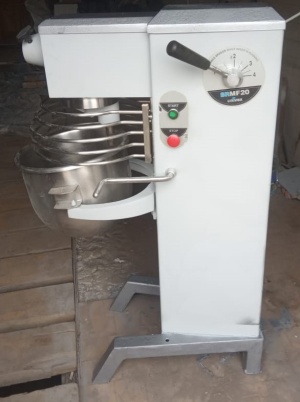 Планетарная сбивально-смесительная машина (миксер) UNIVEX SRM20 (SRMF20)