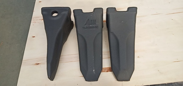 Коронки H401561H-RC ковшей экскаваторов Hitachi ZX330-5G