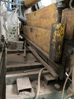 НА3121 Ножницы гильотинные с наклонным ножом для листового металла