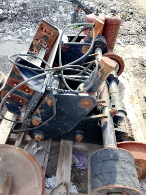 Навесное оборудование для авто для передвижения по рельсам