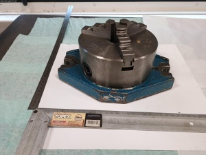 Обрабатывающий центр с ЧПУ HAAS VF-1