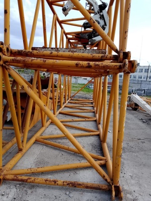 Срела на кран Либхер 883