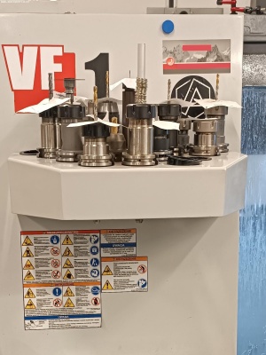 Обрабатывающий центр с ЧПУ HAAS VF-1