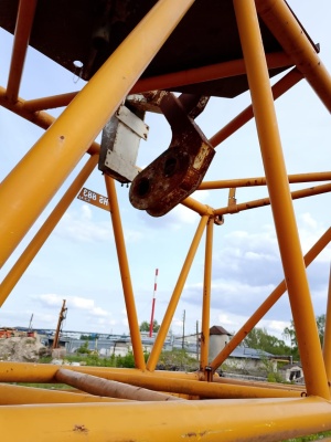 Срела на кран Либхер 883