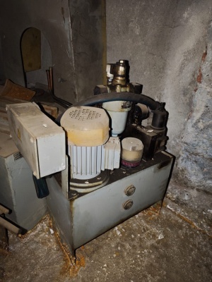 Бесцентрово-шлифовальный станок 3Е184ШВ