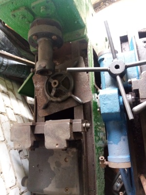 резьбонарезные станки типа 5д071