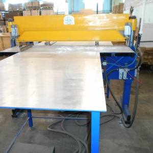 Ножницы гильотинные для резки гофрокартона нг-1600