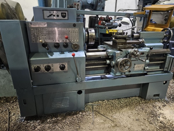 Токарно-винторезный станок 16К20