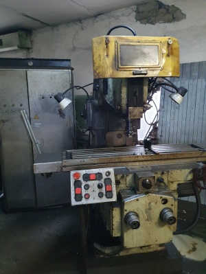 Вертикально-фрезерный станок 6Т12Ф20-28