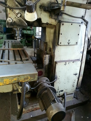 Вертикально-фрезерный станок 6Т12Ф20-28