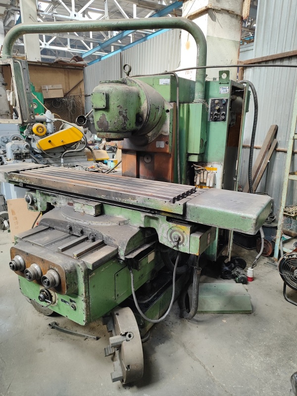 консольно-фрезерный станок FU400/Е